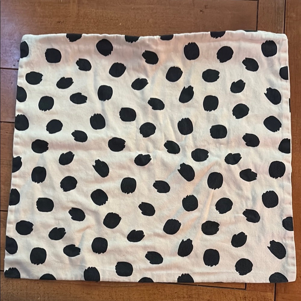 THROW PILLOW COVER - Dots!